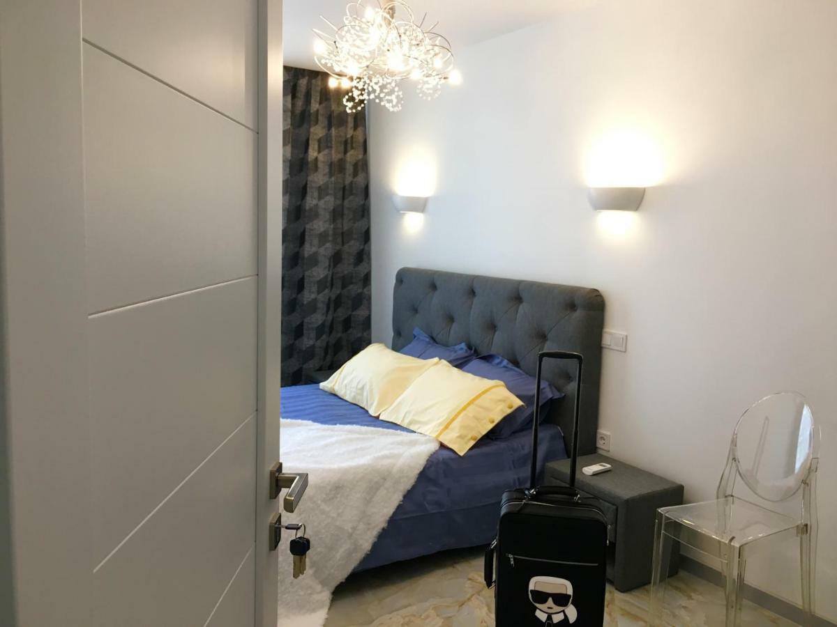 4-Room Jacuzzi Apartment Lviv Exterior photo